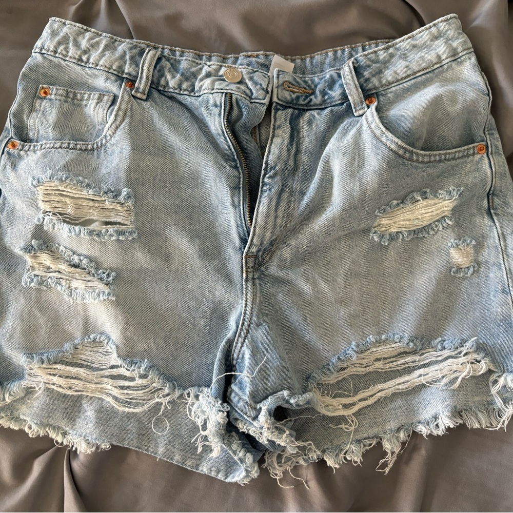 Ripped jeans shorts